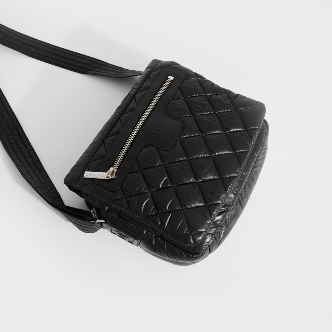 Chanel Classic Flap Messenger Boy Xl Cc Matte Python Skin Leather Cross  Body Bag Black ref.399024 - Joli Closet