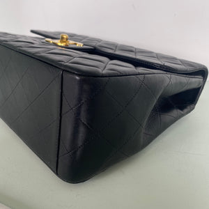 CHANEL Jumbo Single Flap Double Chain Bag in Black Lambskin 1994 - 1996 [ReSale]