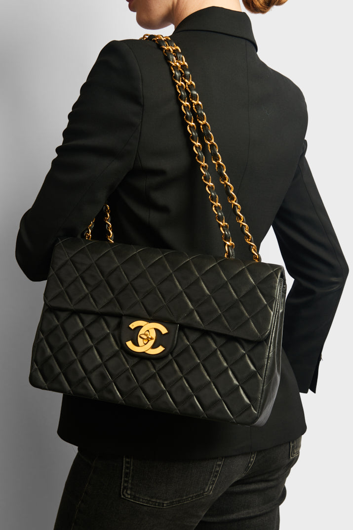 Large classic handbag, Grained calfskin & gold-tone metal, black