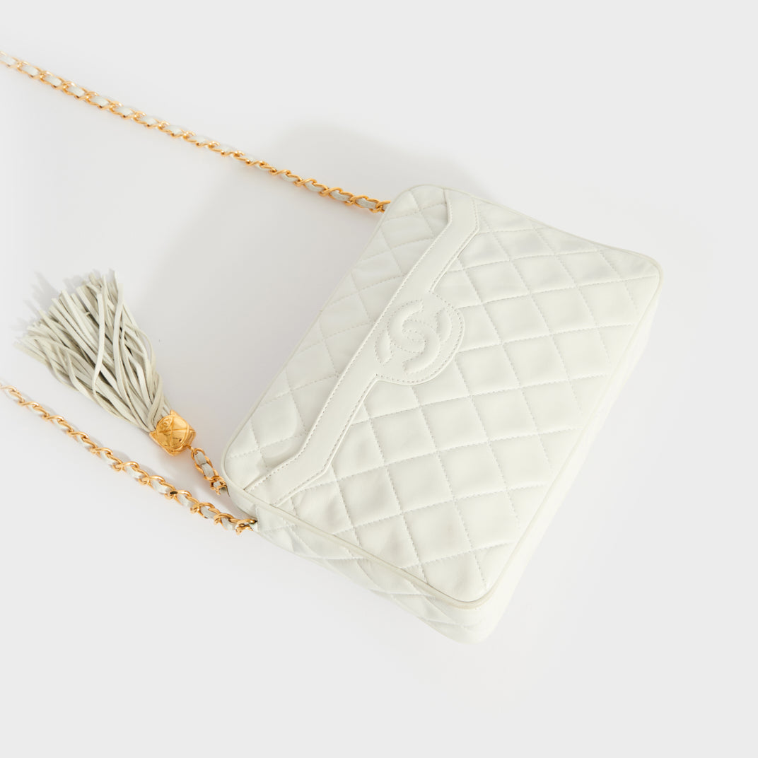 Trendy cc leather crossbody bag Chanel White in Leather - 30534433