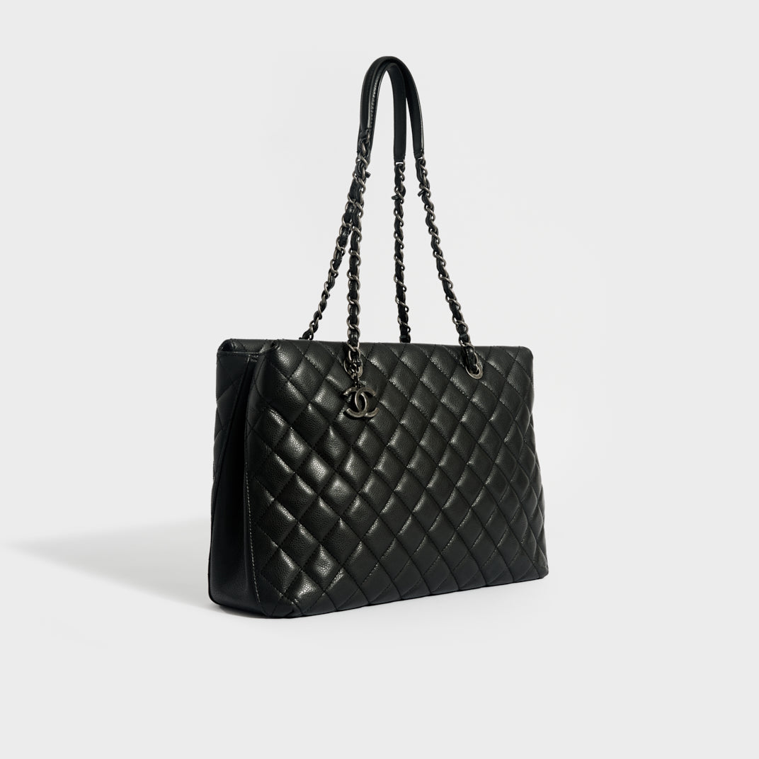 Chanel Black Reverse Quilted Shoulder Bag – Dina C's Fab and Funky