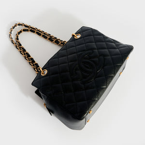 CHANEL CC Quilted Caviar Shoulder Bag in Black 2003 - 2004