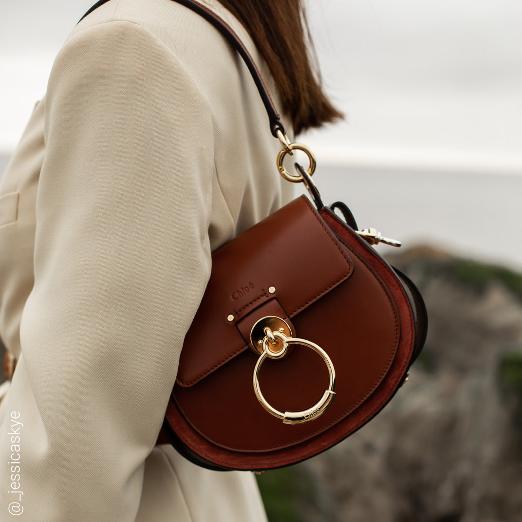 CHLOÉ, Tess Small Leather Crossbody Bag in Brown