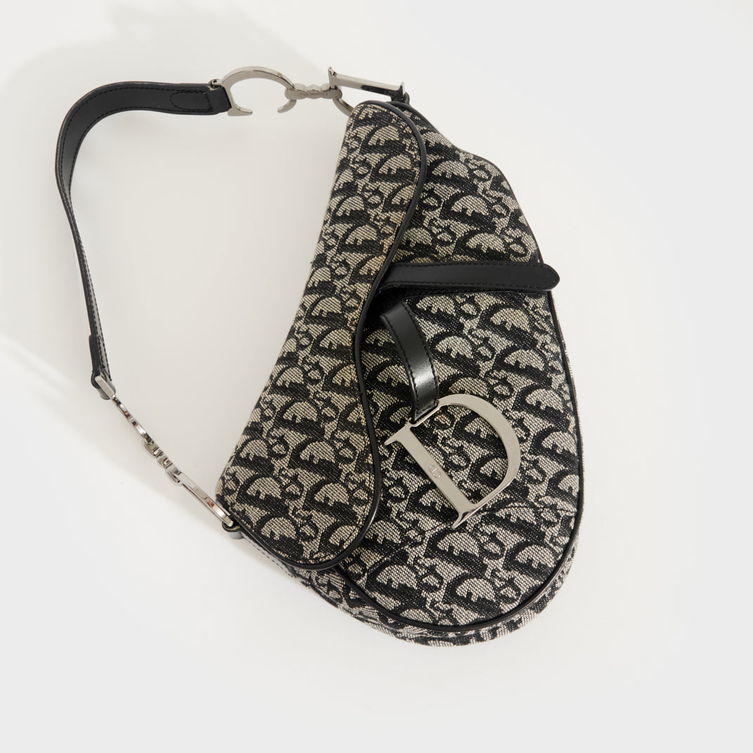 Trotter Saddle Canvas Shoulder Bag in Black