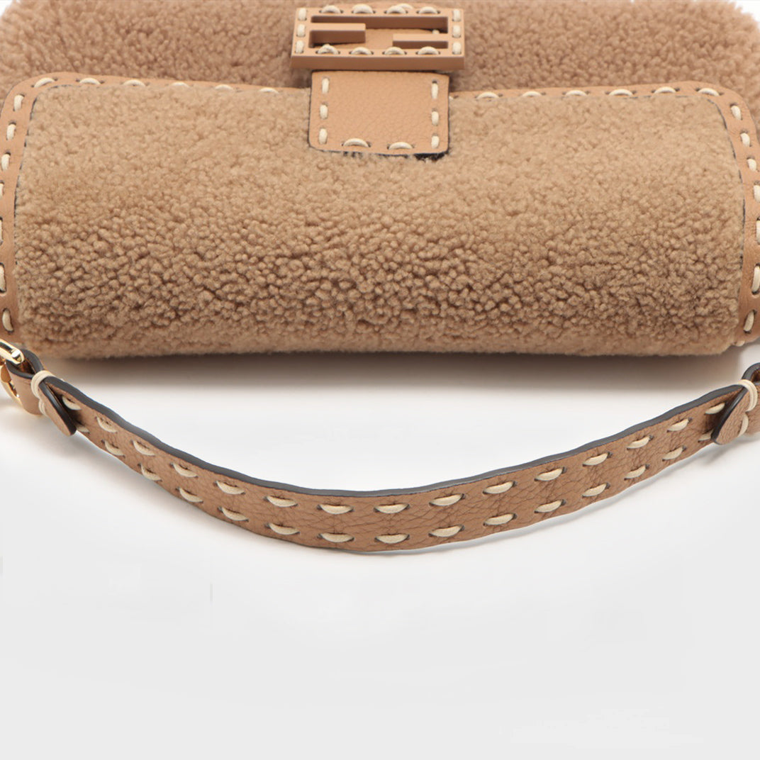 FENDI Baguette Sheepskin Bag in Beige