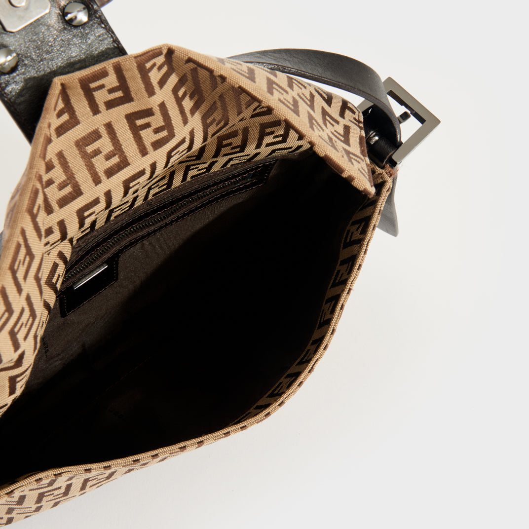 FENDI Mamma Baguette Zucchino Canvas Shoulder bag in Beige