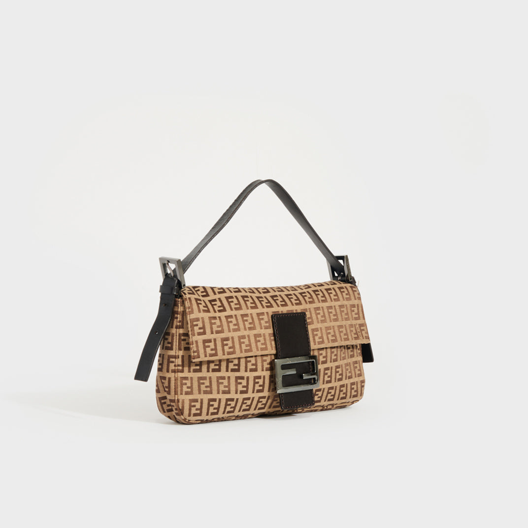 FENDI Mamma Baguette Zucchino Canvas Shoulder bag in Beige