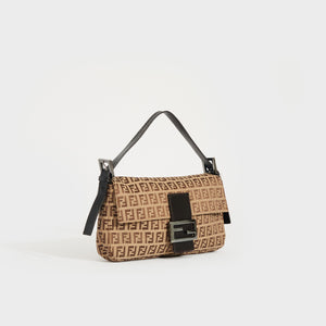 FENDI Mamma Baguette Zucchino Canvas Shoulder bag in Beige