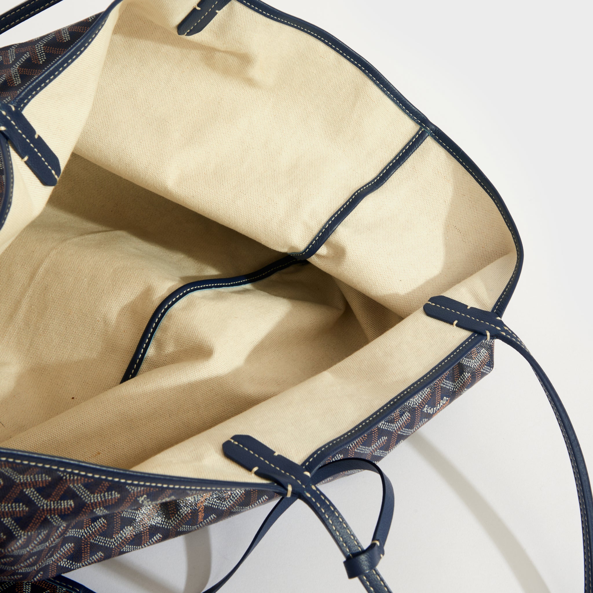 Goyard tote on sale interior