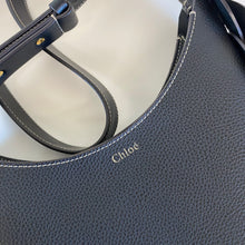 Load image into Gallery viewer, CHLOÉ Darryl Small Leather Shoulder Bag in Black [ReSale]