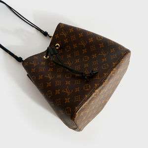 LOUIS VUITTON NéoNoé Bucket Bag in Monogram Canvas with Black Leather