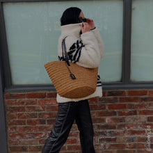 Load image into Gallery viewer, SAINT LAURENT Panier Medium Basket Bag