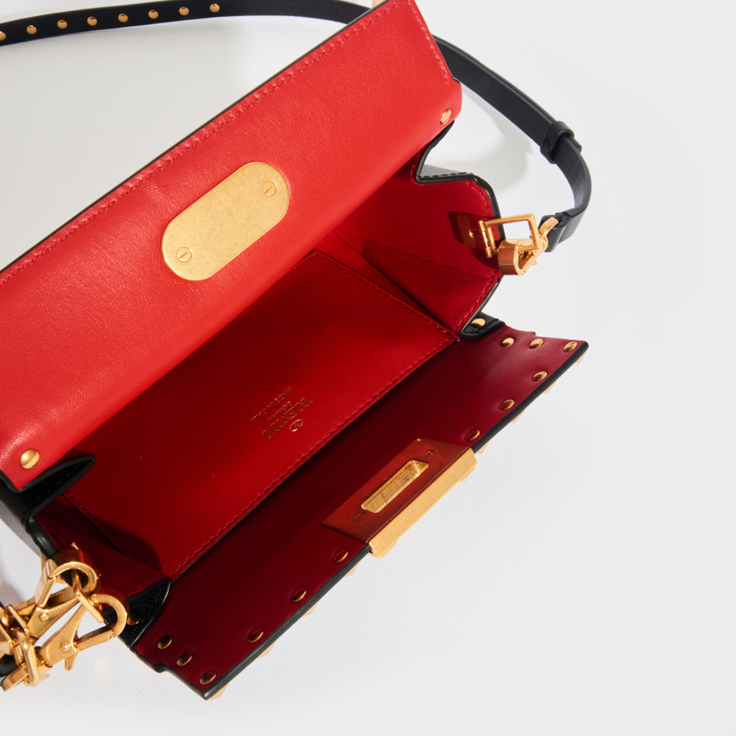 Garavani Box Rockstud Alcove Shoulder Bag in Black