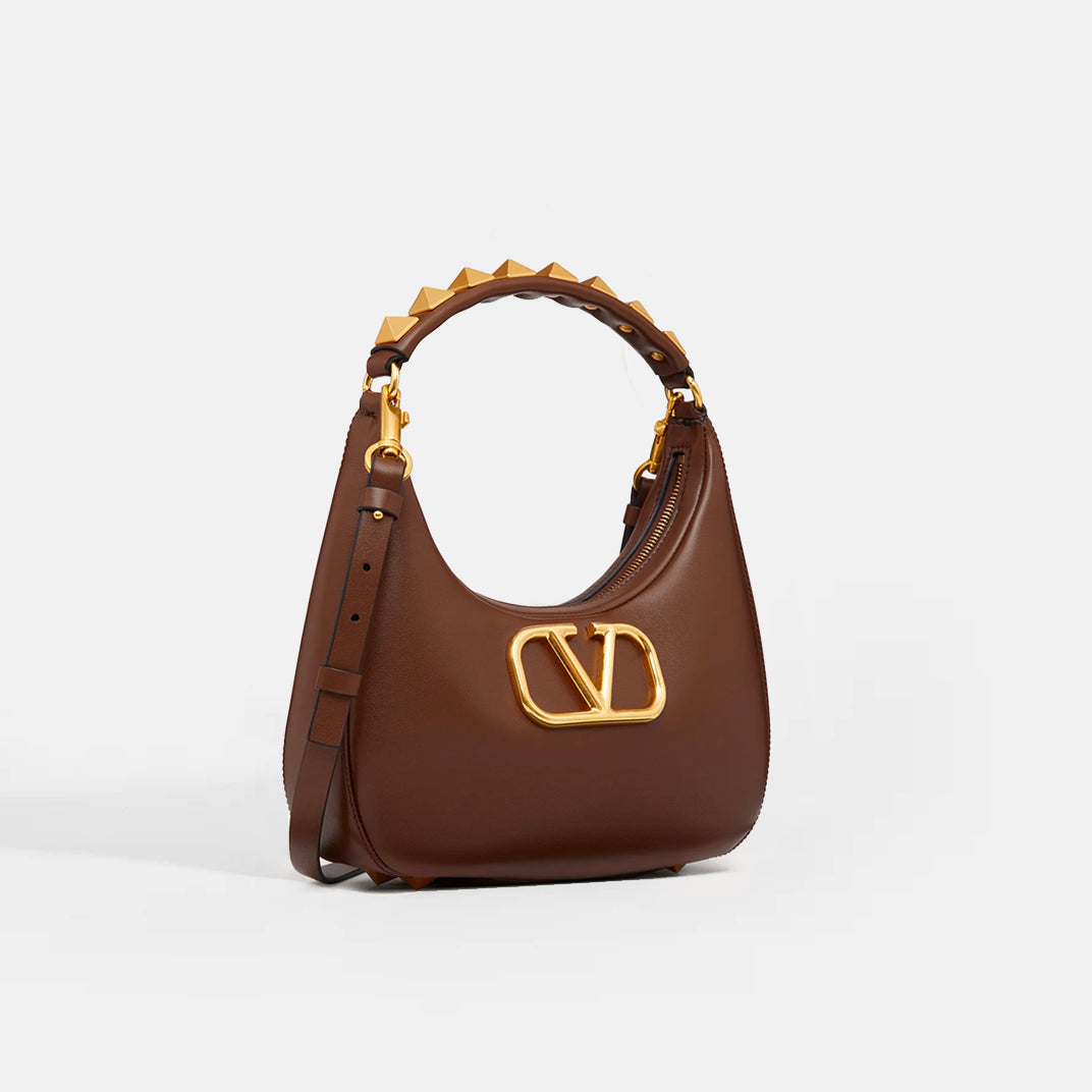 Garavani Roman Stud Sign Leather Shoulder Bag in Brown
